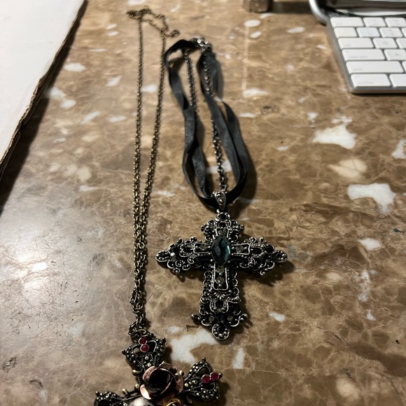 Cross necklace bundle - Picture 6 of 6